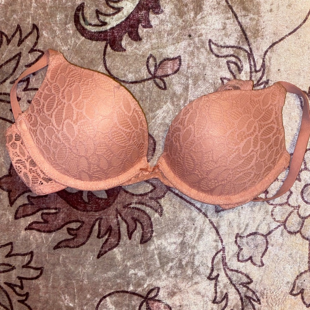 Lace Push-Up Bra in Light Pink